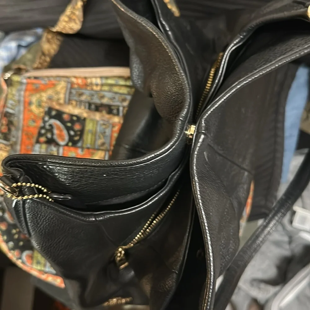 Like new black and gold coach bag - Picture 4 of 7